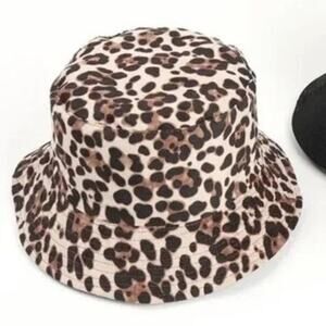 New Casual Short Brimmed Lightweight Canvas Bucket Hat Unisex Reversible Leopard